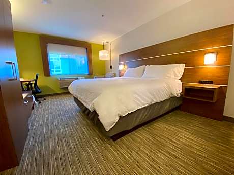 Standard King Room with Accessible Tub - Mobility Access