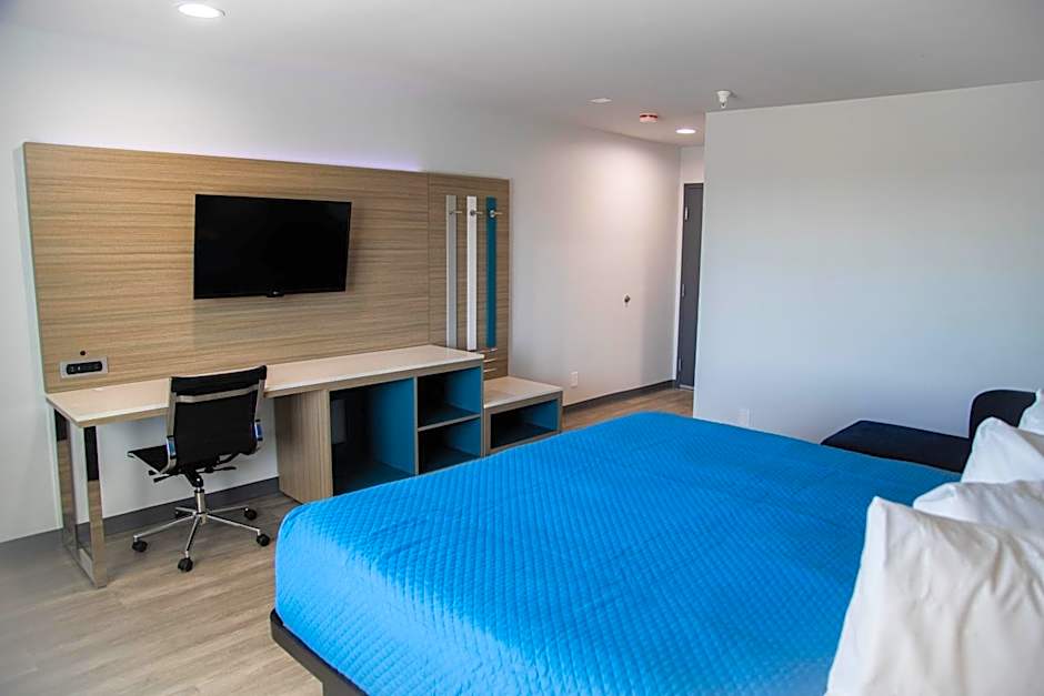 Pico Rivera Inn and Suites