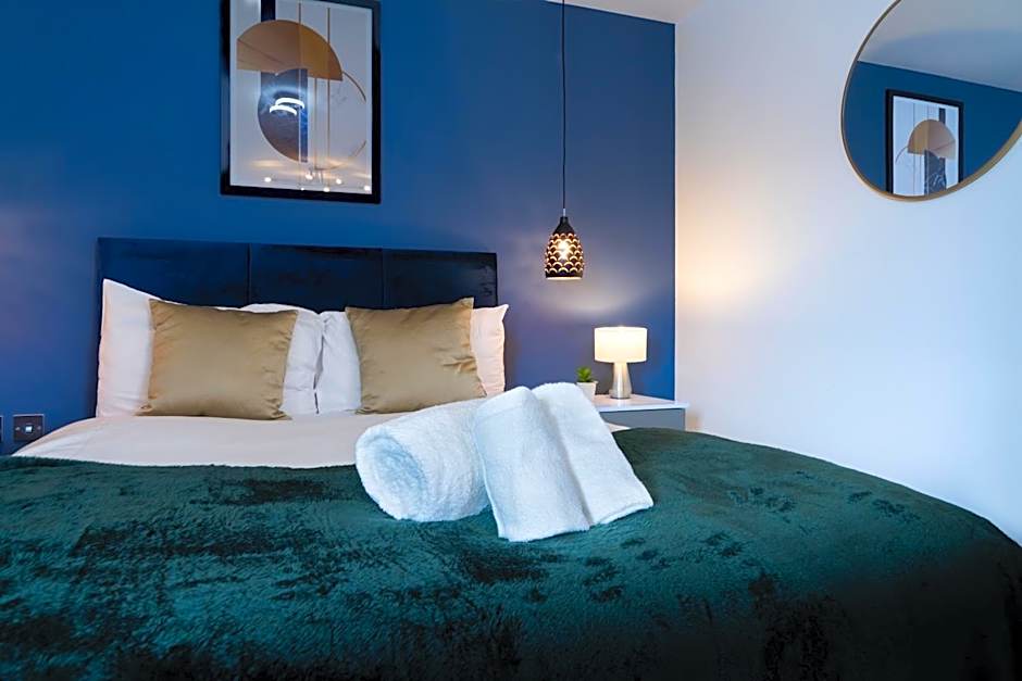 Studio & 1 Bedroom Apartments - PE1 - Contractor Friendly - Free Parking - Sofa Beds - Sky TV - Full Kitchen - Washer Dryer - WiFi