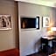 Carles Hotel