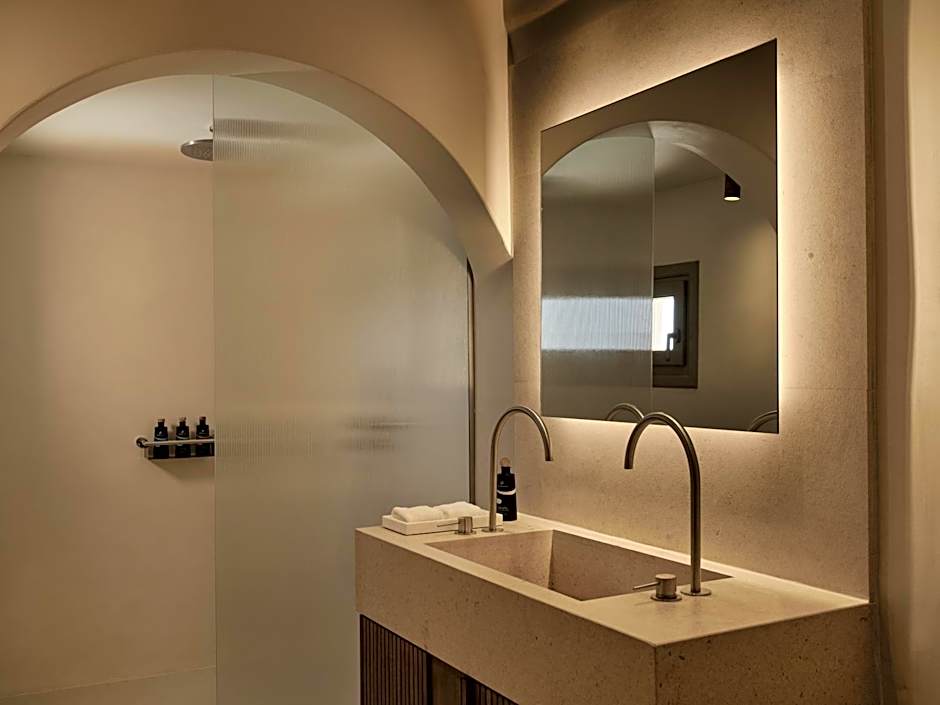 Andronis Luxury Suites