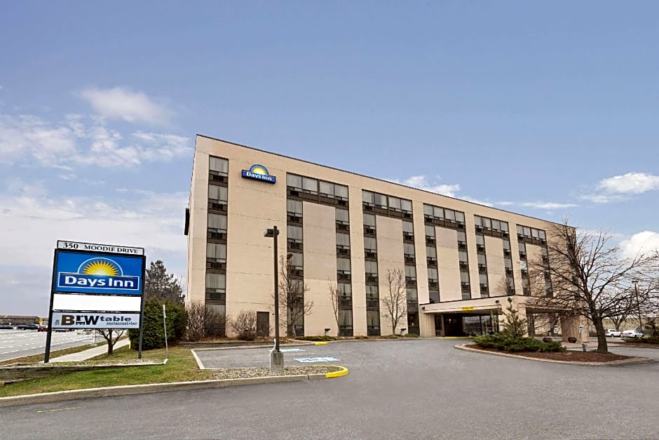 Days Inn by Wyndham Ottawa West