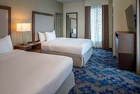 One-Bedroom Queen Suite with Two Queen Beds - Non-Smoking