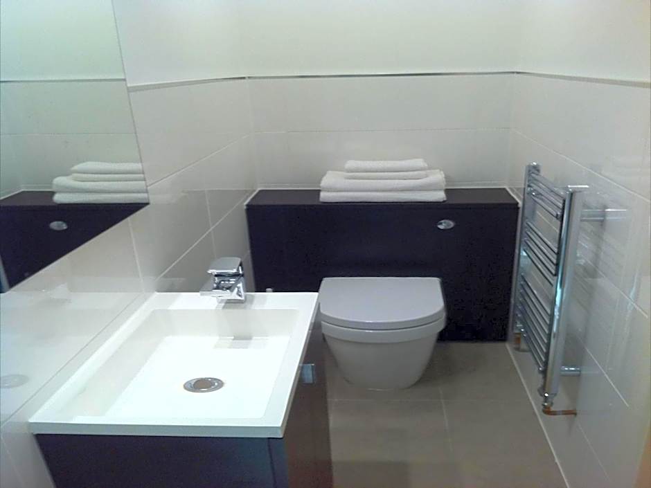 Lyall Apartment Hotel