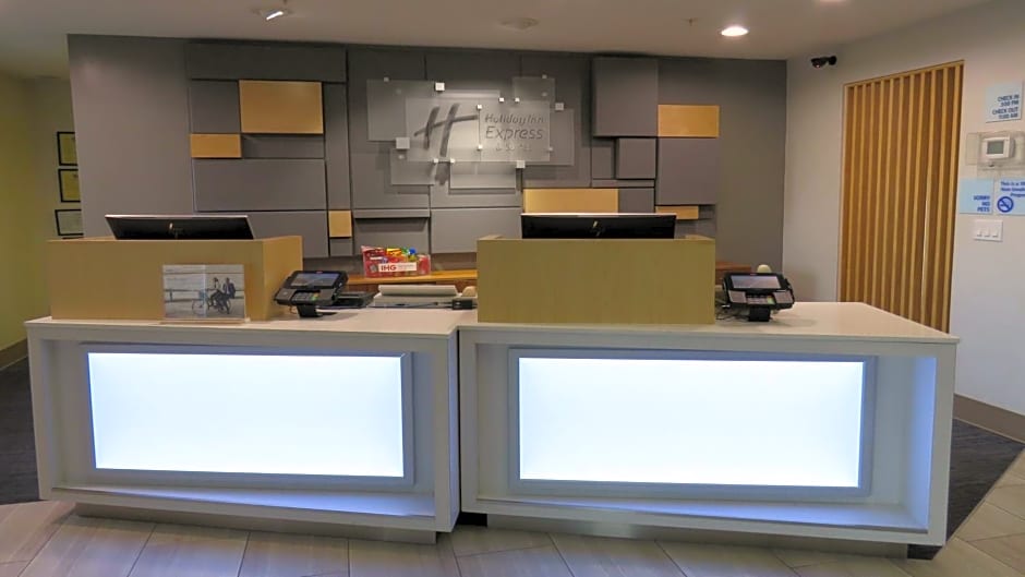 Holiday Inn Express Hotels & Suites Burlington by IHG