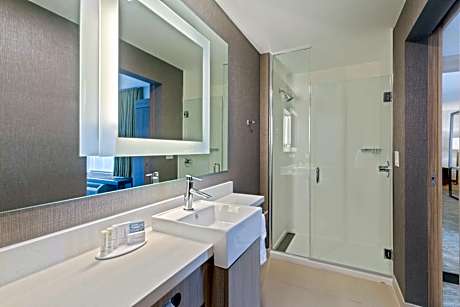 Suite, 1 King, Trundle bed