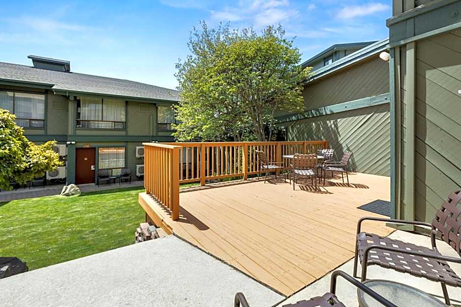 Best Western Plus Tree House