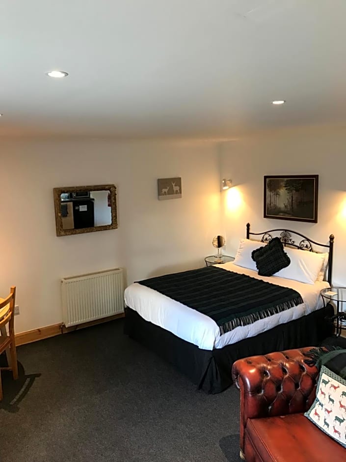 Garrison Farm with Hot Tub