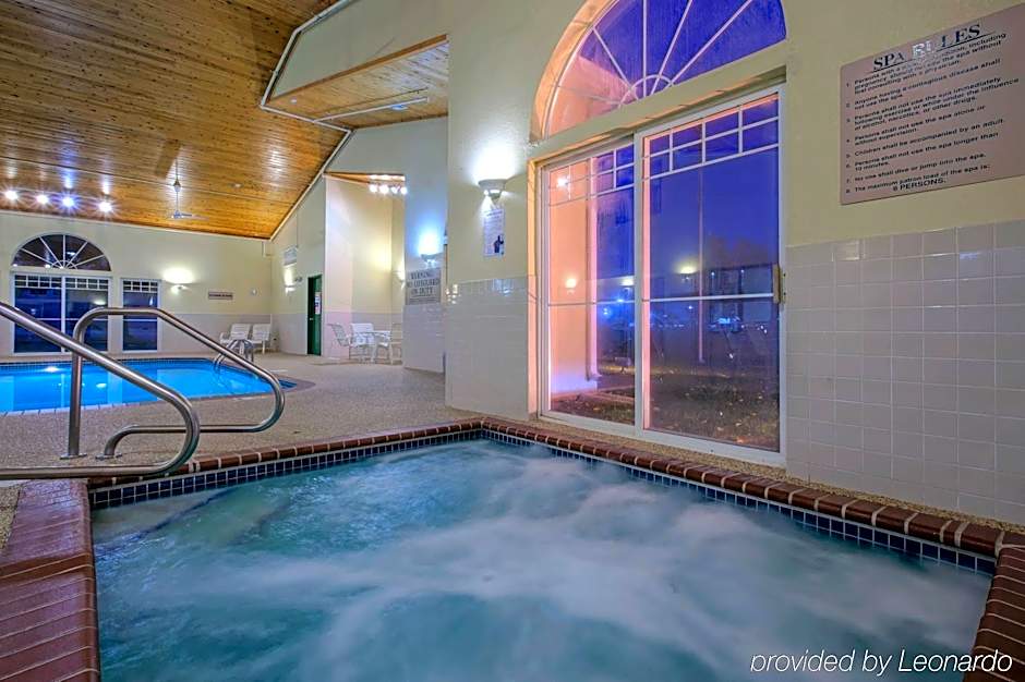 Country Inn & Suites by Radisson, Mason City, IA