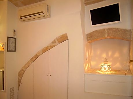 Large Double Room - Ground Floor