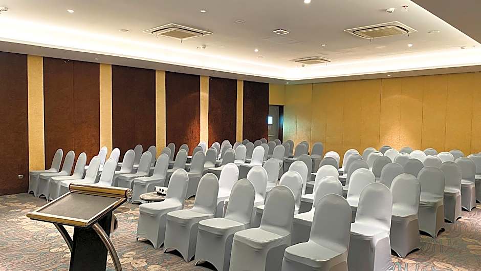 Harper Wahid Hasyim Medan by ASTON