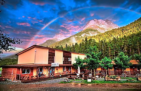 Reitstall und Saloon San Jon