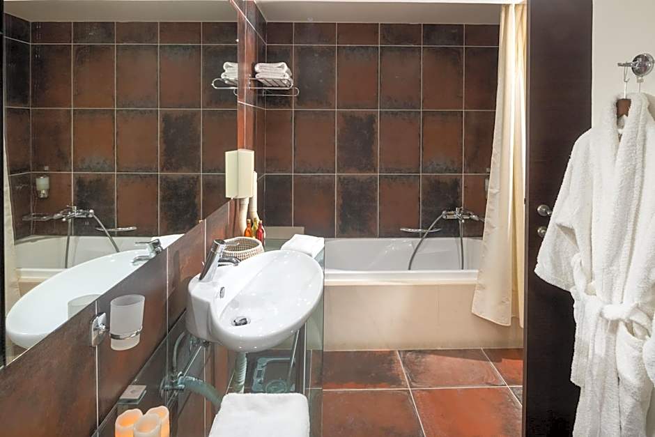 Angela Suites Boutique Hotel