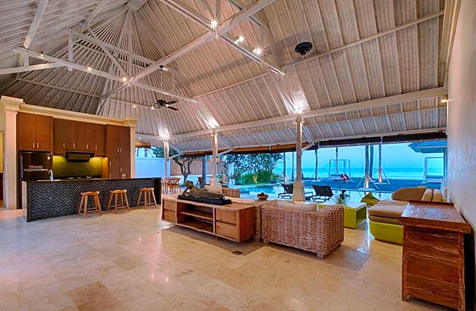 Kutus Kutus Saba Beach Villa – Blahbatuh, CO
