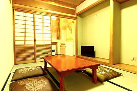 Japanese-Style Quadruple Room
