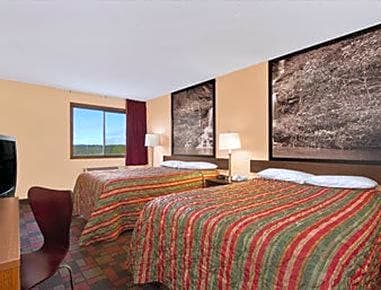 Super 8 by Wyndham Boonville