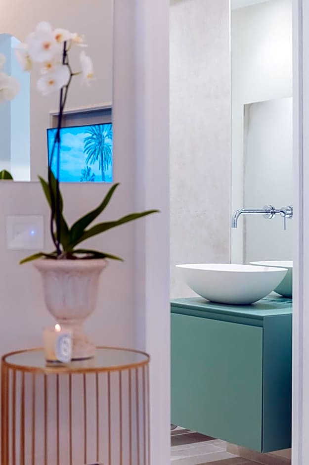 Naxi Suites