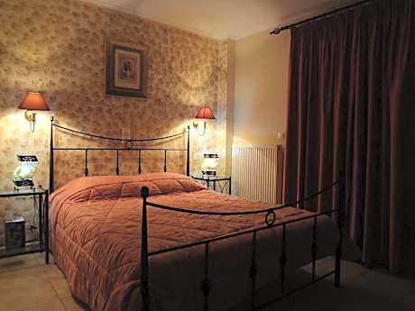 One-Bedroom Apartment with Garden View