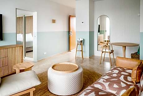 Harbor Suite