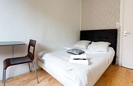 Standard Double Room with Shared Bathroom