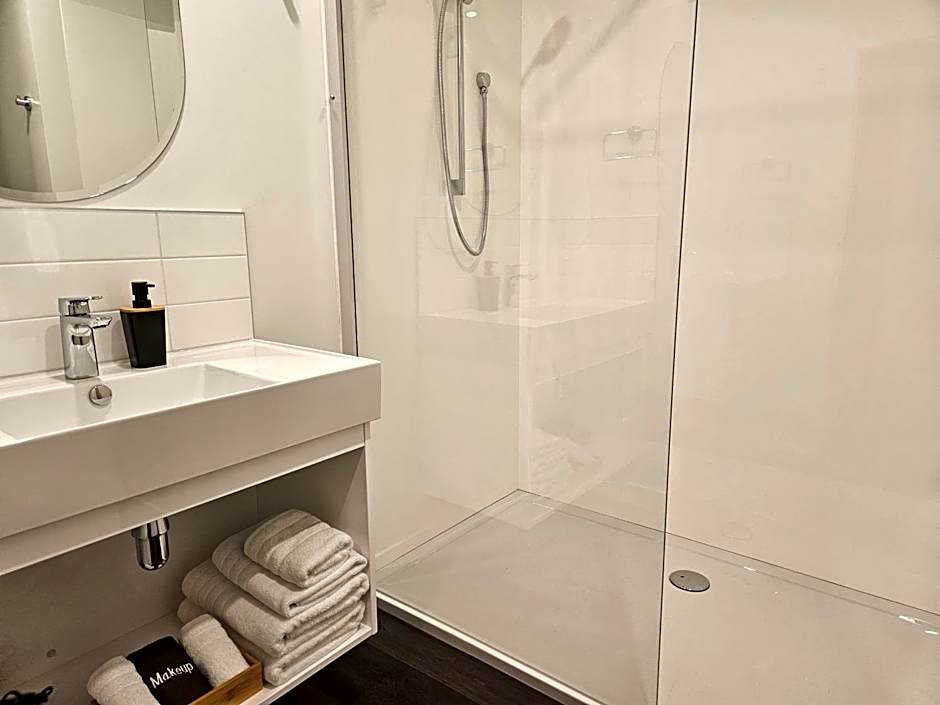 Alps Motel & Apartments