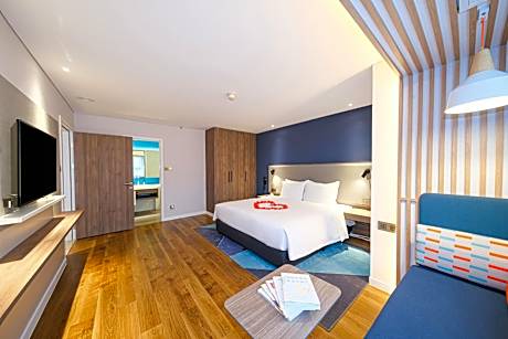One-Bedroom Suite