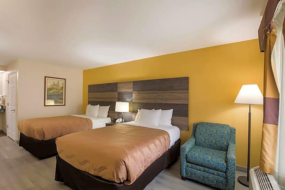 Quality Inn & Suites Greensboro near Lake Oconee