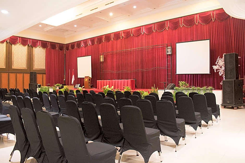 Luminor Hotel Jember by WH