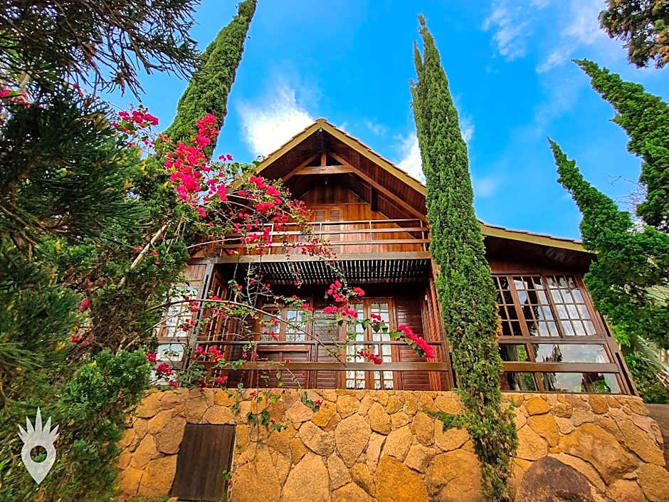 Casa Europeia com Lareira & Piscina em Indaiatuba