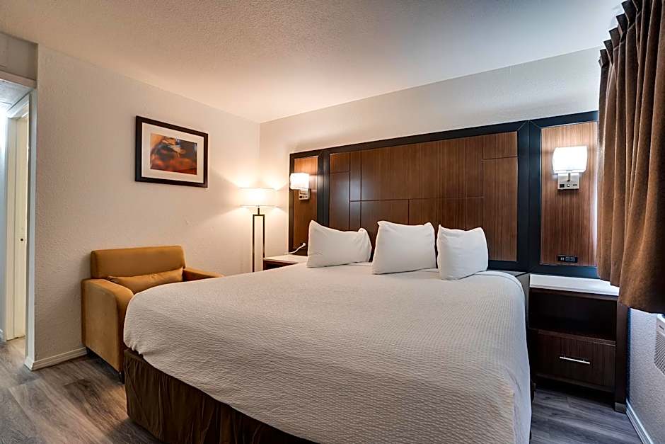 Econo Lodge Stockton near I-5 Fairgrounds