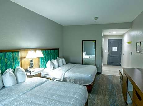 2 Queen Beds Nonsmoking