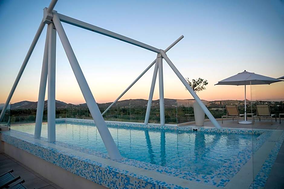 Flamboyan Hotel & Residences