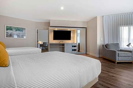 Queen Suite with Two Queen Beds - Accessible/Non Smoking