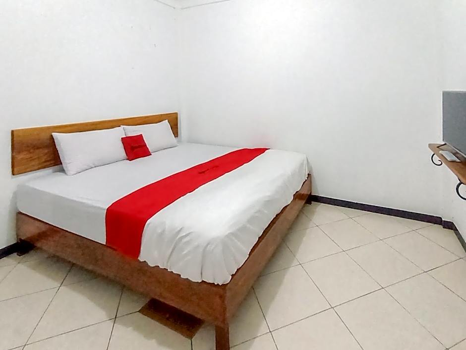 RedDoorz Syariah near Universitas Jenderal Soedirman 3