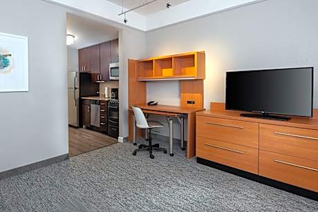 Suite, 1 Bedroom (1 Queen Bed)