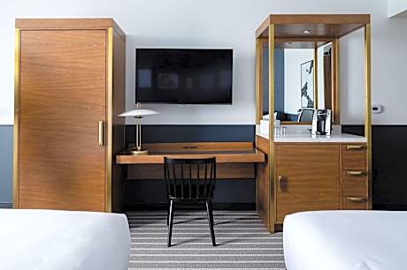 Quadruple Room with Two Queen Beds - Non Smoking