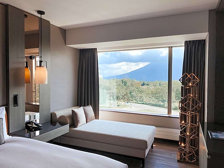 Hinode Hills Niseko Village