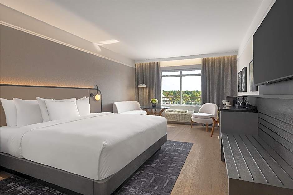 Photo 1 of 4 of 1 King Bed, Mobility Accessible, Roll in Shower