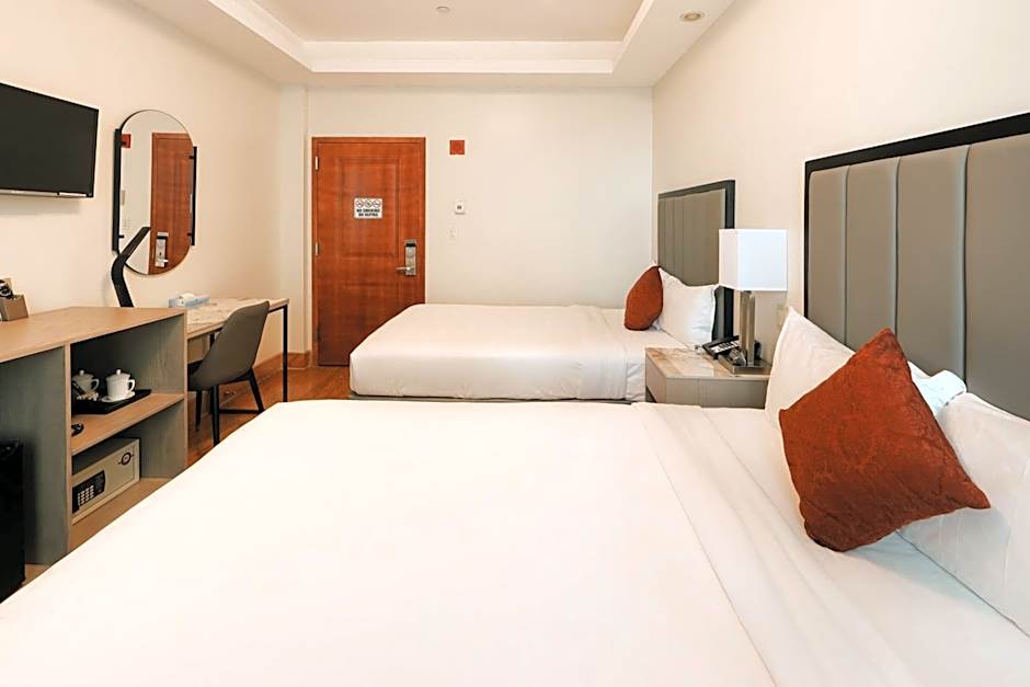 Asiatic Hotel Laguardia East