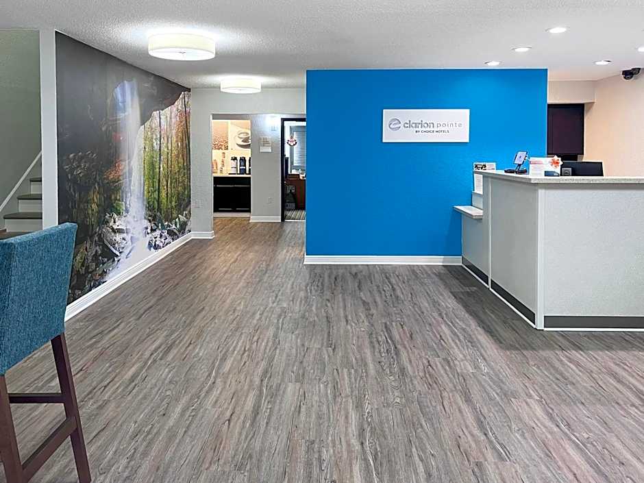 Clarion Pointe Jasper