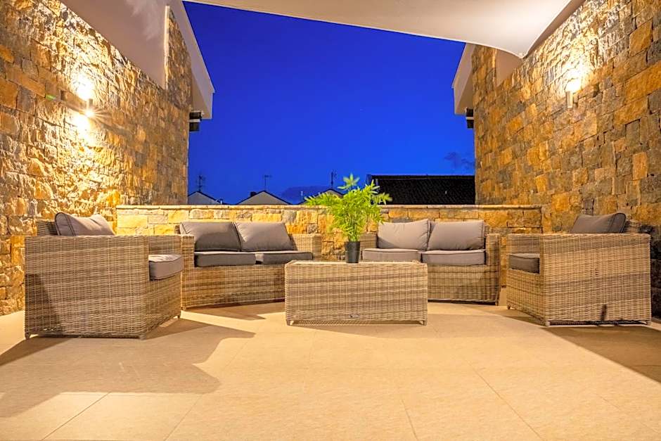 Royalty Suites Seaside