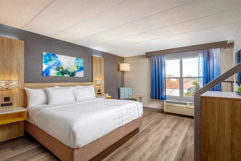 La Quinta Inn & Suites by Wyndham Lexington Park