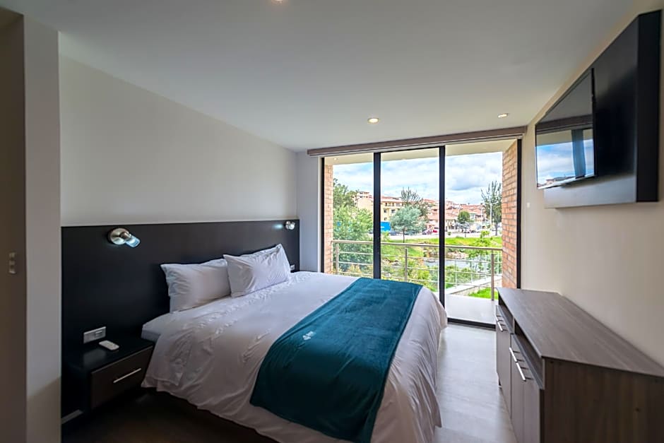 Photo 1 of 6 of Deluxe 1 King Bed