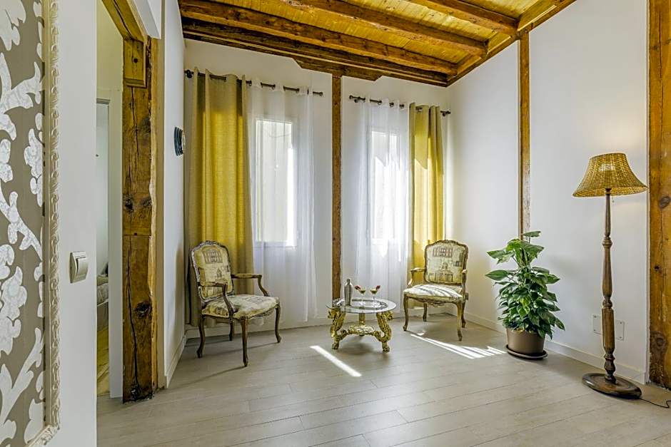 Oriente Palace Apartments