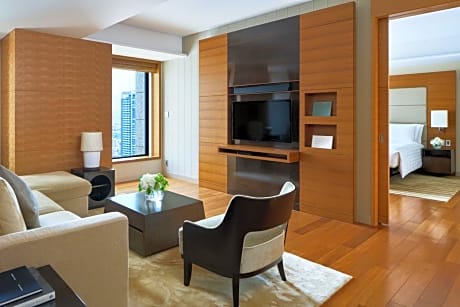 One-Bedroom Suite - Club Lounge Access