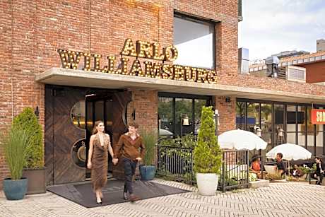 Arlo Williamsburg