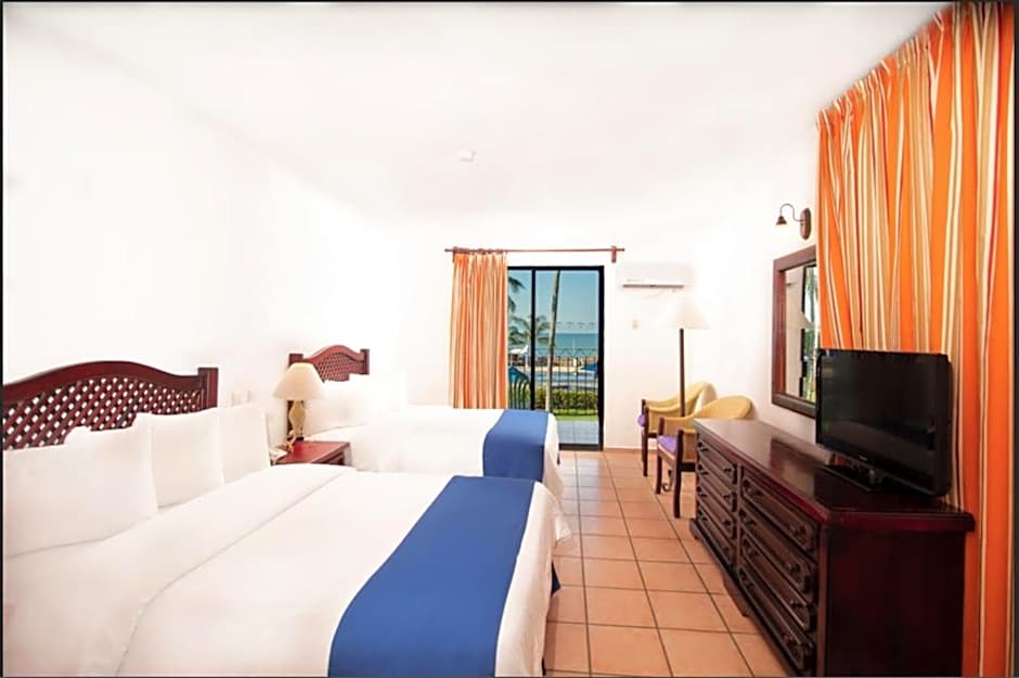 Grand Decameron Complex Bucerias, A Trademark All-Inclusive Resort