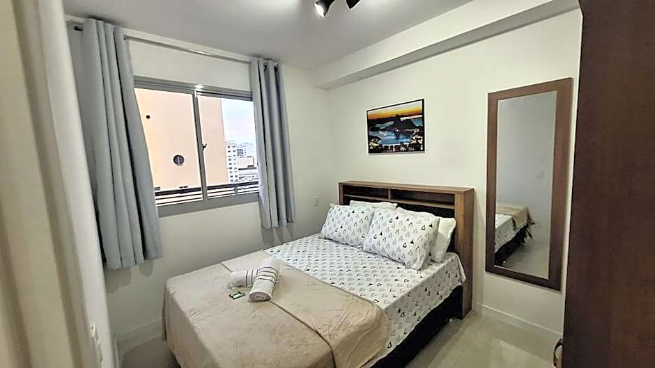 Apto moderno com varanda, piscina e academia