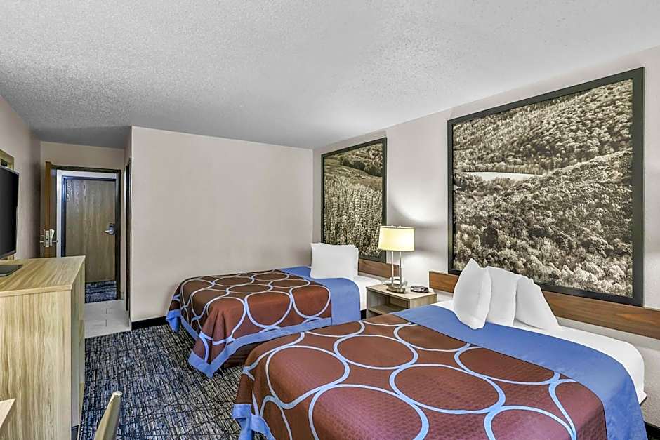 Super 8 by Wyndham East Stroudsburg/Poconos