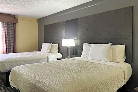 2 Queen Beds, Mobility Accessible Room, Bathtub w/Grab Bars, Non-Smoking